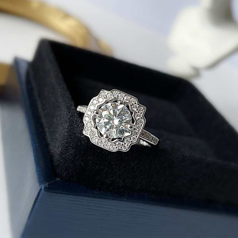 Yulem S925 Silver Moissanite Retro White Ring